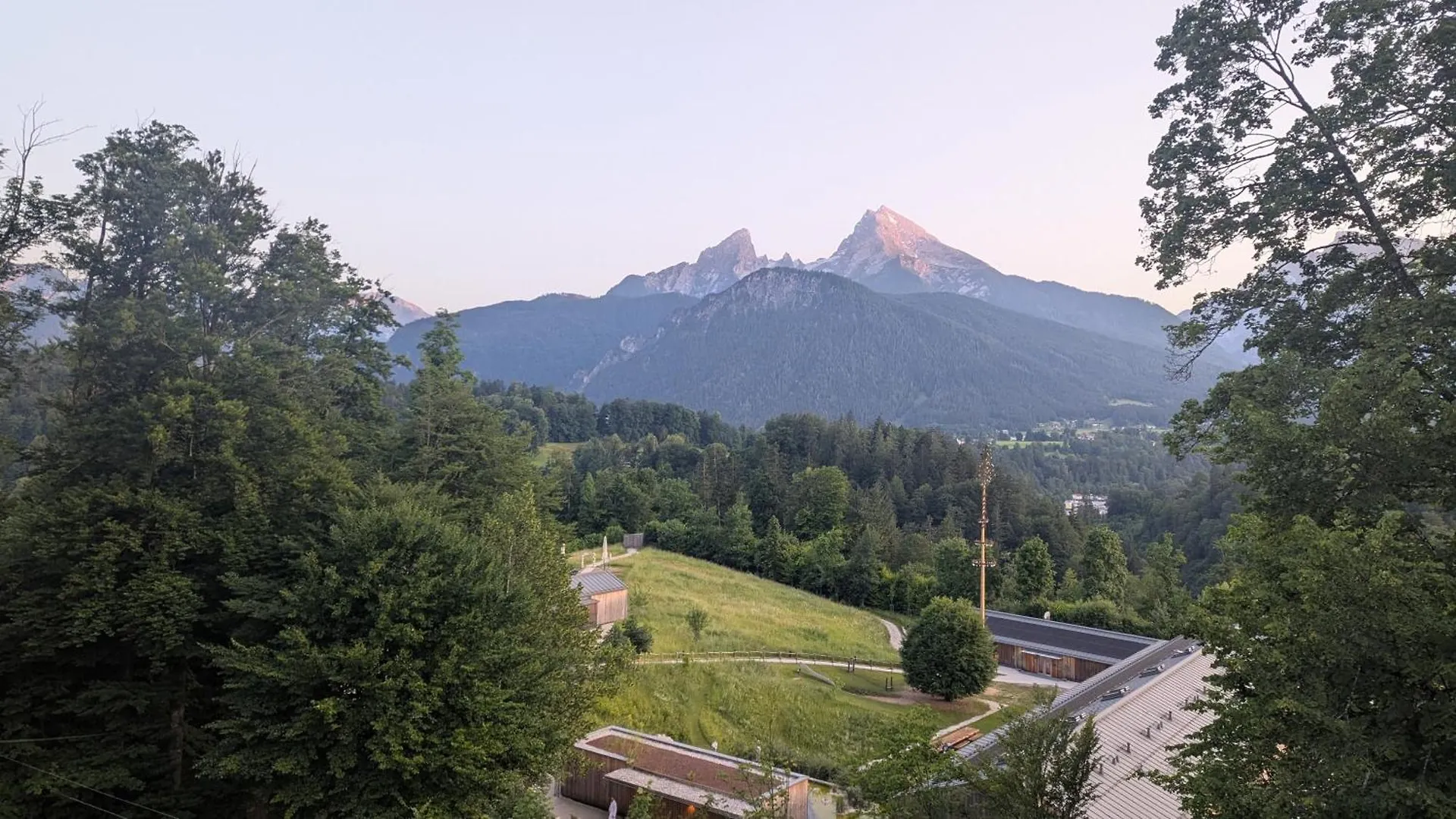 Daire Die Watzmannsuite - Familienfreundliche Ferienwohnung In Historischer Villa Mit Kamin, Infrarotkabine, Balkon, Garten, Nur 10 Gehminuten Ins Zentrum Von Berchtesgaden Bischofswiesen