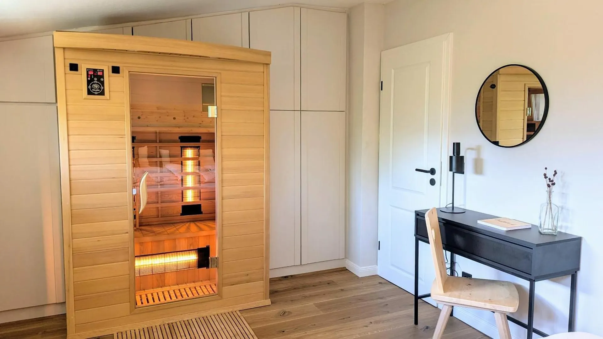 Die Watzmannsuite - Familienfreundliche Ferienwohnung In Historischer Villa Mit Kamin, Infrarotkabine, Balkon, Garten, Nur 10 Gehminuten Ins Zentrum Von Berchtesgaden Bischofswiesen 0*,  Almanya