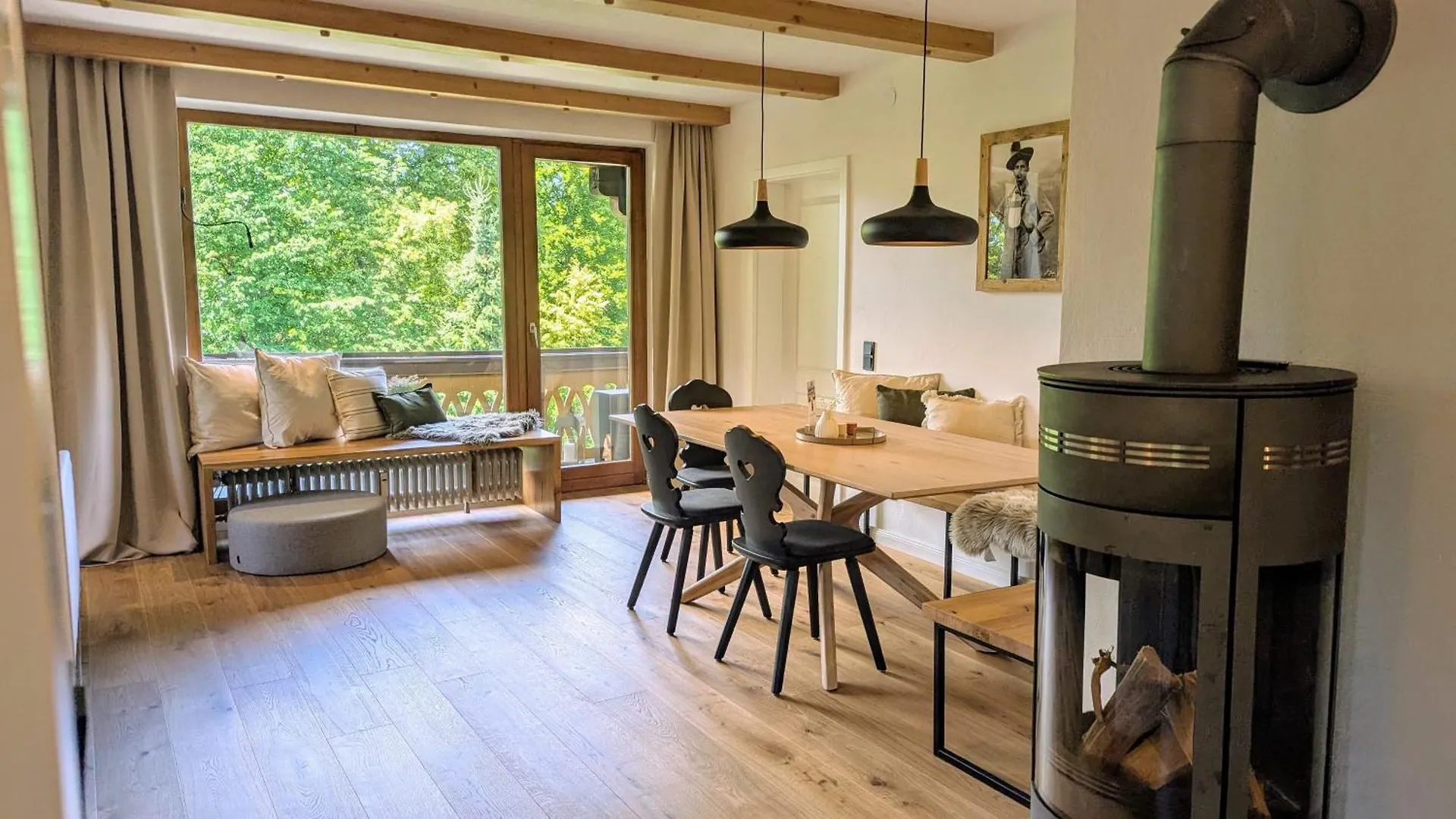 Die Watzmannsuite - Familienfreundliche Ferienwohnung In Historischer Villa Mit Kamin, Infrarotkabine, Balkon, Garten, Nur 10 Gehminuten Ins Zentrum Von Berchtesgaden location