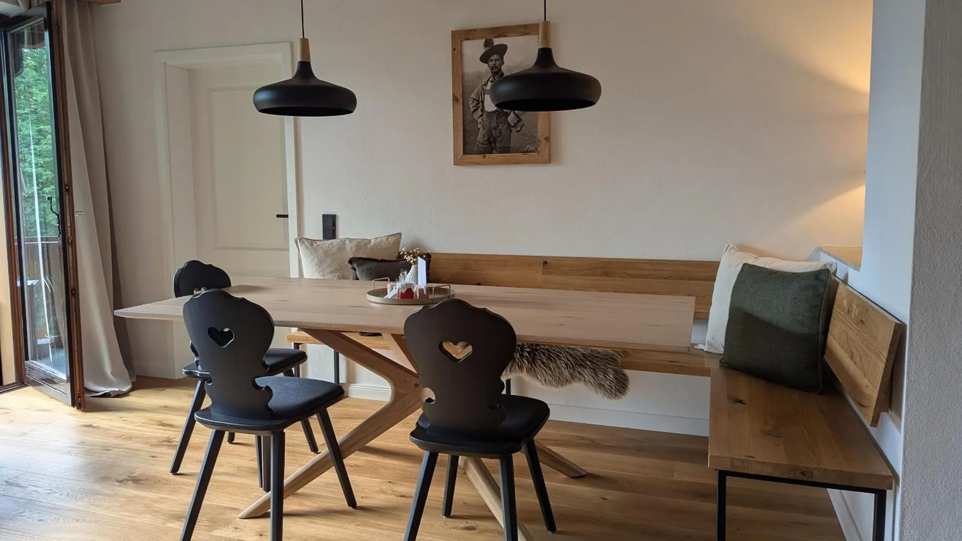 Daire Die Watzmannsuite - Familienfreundliche Ferienwohnung In Historischer Villa Mit Kamin, Infrarotkabine, Balkon, Garten, Nur 10 Gehminuten Ins Zentrum Von Berchtesgaden Bischofswiesen